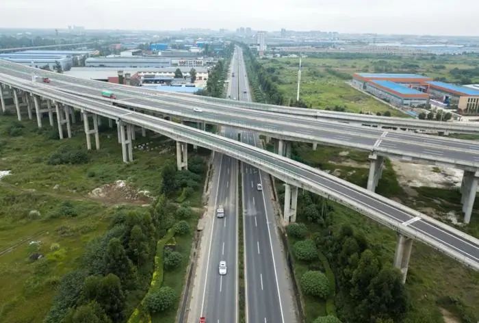 【決戰(zhàn)四季度】舊路煥新顏！這條路預(yù)計明年1月完成修復(fù)！